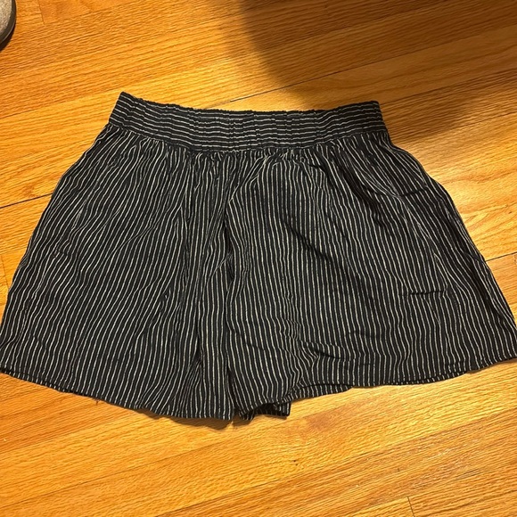 GAP Pants - Gap loose shorts with elastic band